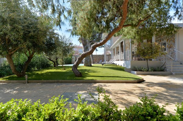 lagonissi residence