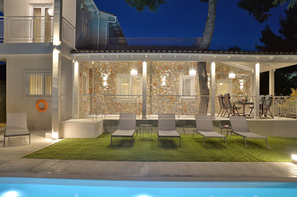 lagonissi residence